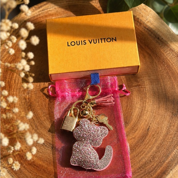 Louis Vuitton Accessories - Louis Vuitton Lock Key 321 w unbranded Pink Crystal Cat & Box Gift Ready